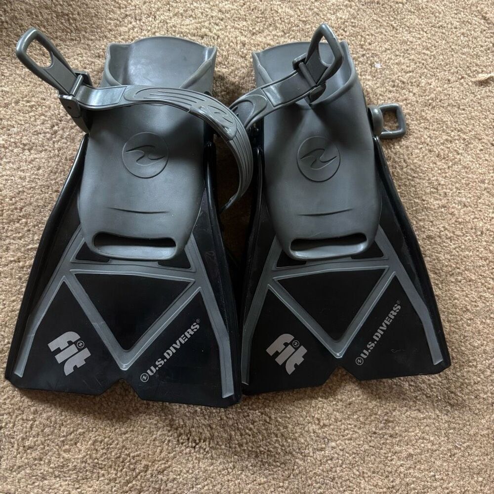 U.S. Divers Fit Size Small 3-6 36-39 Flippers